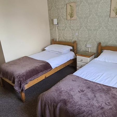 The Merton Hotel เฮริฟอร์ด ภายนอก รูปภาพ