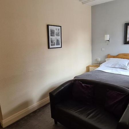 The Merton Hotel เฮริฟอร์ด ภายนอก รูปภาพ